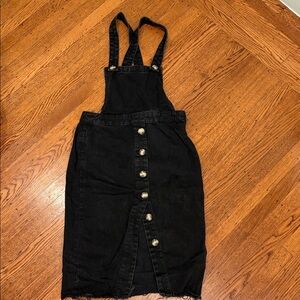 🖤 Bershka Black Denim Pinafore Dress – Women’s Medium ✨